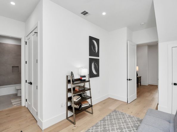 319 N Nagle Street, Houston TX 77003