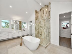 1638 Wakefield Drive, Houston TX 77018