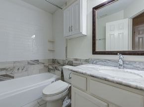 1315 Crescent Parkway Court, Houston TX 77094