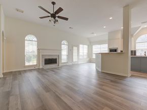 1315 Crescent Parkway Court, Houston TX 77094