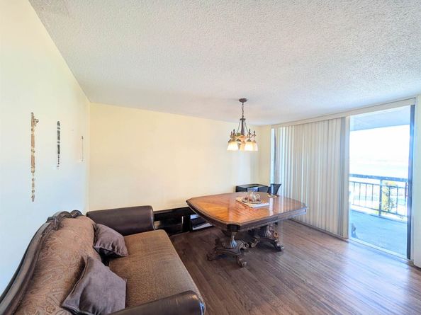 412 Harmon Cove Tower 412, Secaucus NJ 07094
