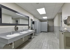 1705 Harmon Cove Tower 1705, Secaucus NJ 07094