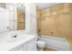 1705 Harmon Cove Tower 1705, Secaucus NJ 07094