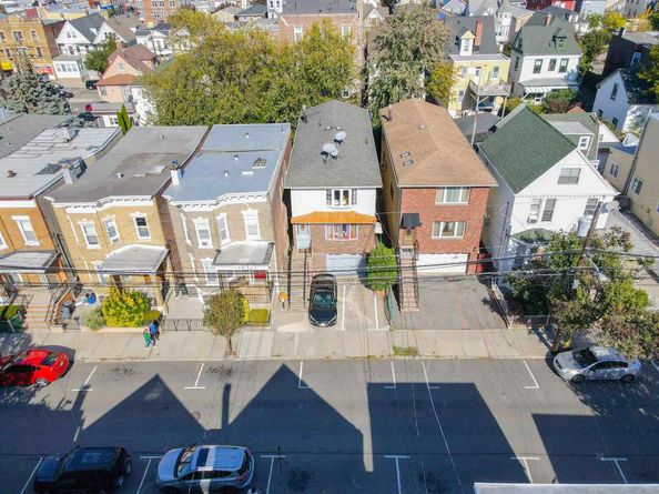 132 72nd St, North Bergen NJ 07047