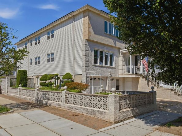 1 Gregg Lane, Bayonne NJ 07002