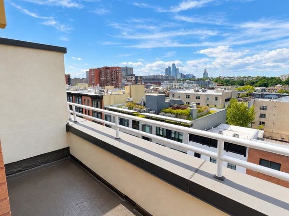 463 1st St 8H, Hoboken NJ 07030