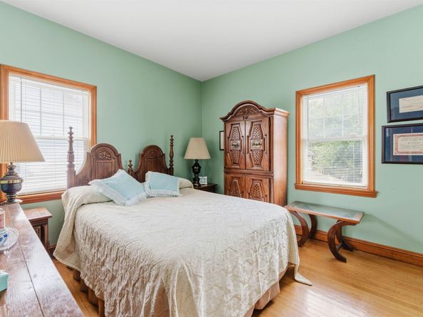 17 77th St, North Bergen NJ 07047