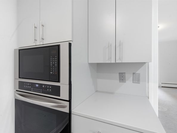 207 Shearwater Ct West 17, Jersey City NJ 07305