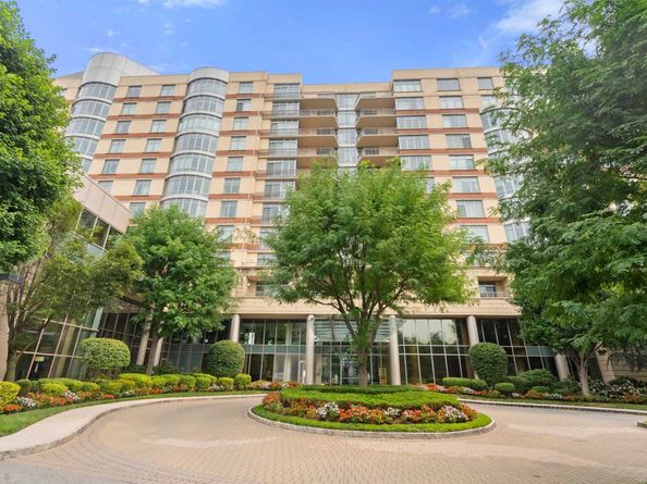 8100 River Rd 1005, North Bergen NJ 07047