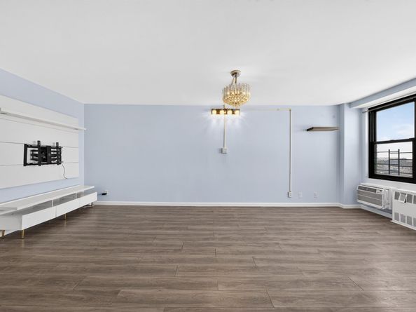 10 Huron Ave 8J, Jersey City NJ 07306