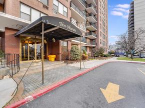 10 Huron Ave 8J, Jersey City NJ 07306