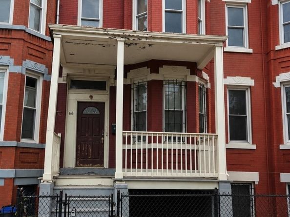 66 Oak St, Jersey City NJ 07304