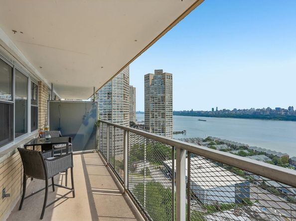 6600 Blvd East 9C, West New York NJ 07093