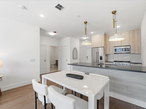 386 5th St 402, Jersey City NJ 07302