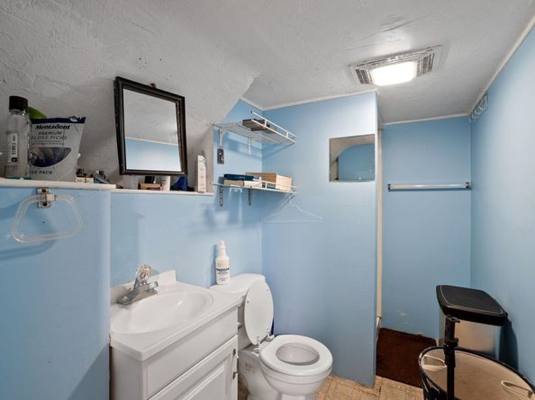 1703 81st St, North Bergen NJ 07047