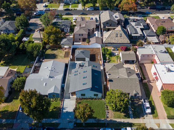 529 N Griffith Park Drive, Burbank CA 91506