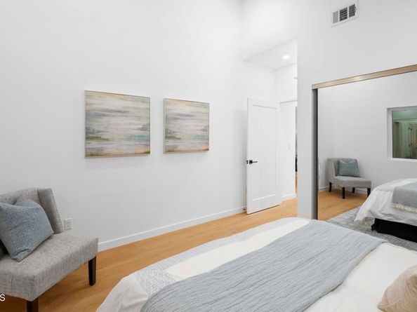 529 N Griffith Park Drive, Burbank CA 91506