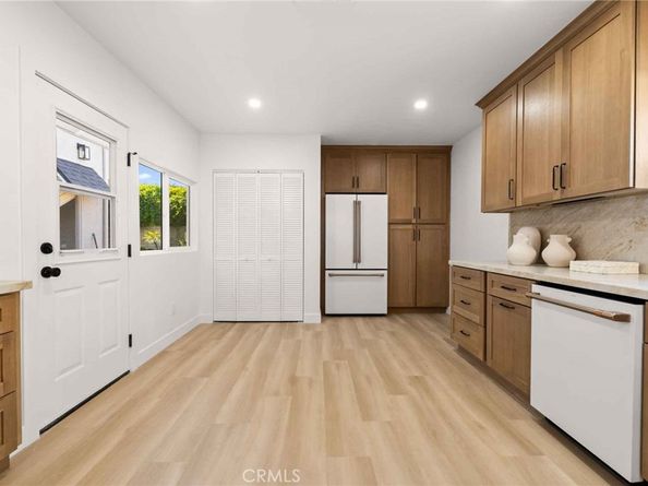 11333 Montana Avenue, Los Angeles CA 90049