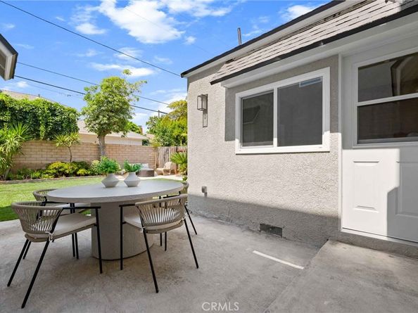 11333 Montana Avenue, Los Angeles CA 90049