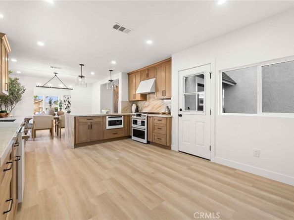 11333 Montana Avenue, Los Angeles CA 90049