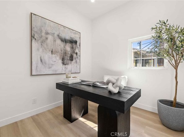 11333 Montana Avenue, Los Angeles CA 90049