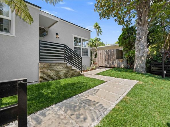 11333 Montana Avenue, Los Angeles CA 90049