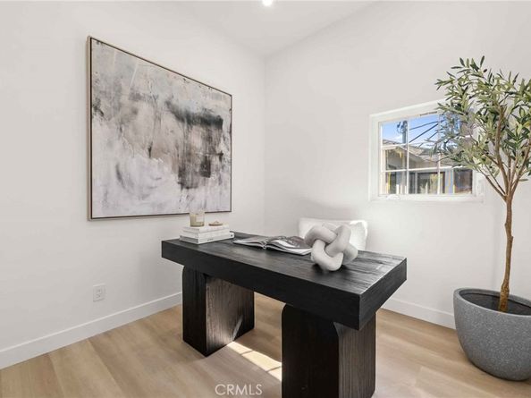 11333 Montana Avenue, Los Angeles CA 90049