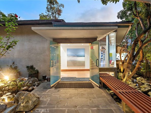 420 Alta Vista Way, Laguna Beach CA 92651