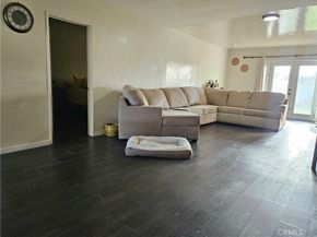 11825 Menlo Avenue, Hawthorne CA 90250