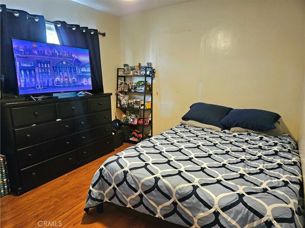 11825 Menlo Avenue, Hawthorne CA 90250