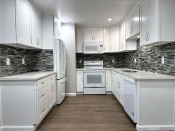 3939 E Allin