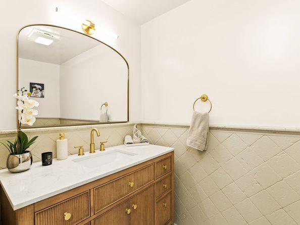 820 S Bedford 105, Los Angeles CA 90035