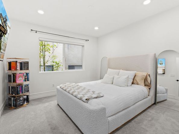 820 S Bedford 105, Los Angeles CA 90035