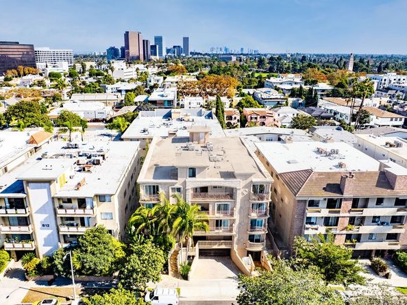 820 S Bedford 105, Los Angeles CA 90035