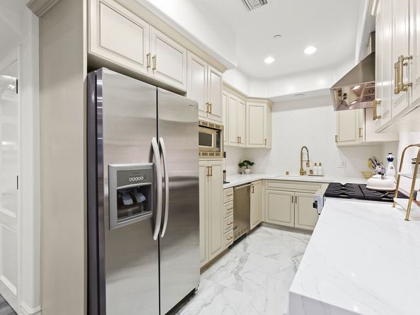 820 S Bedford 105, Los Angeles CA 90035