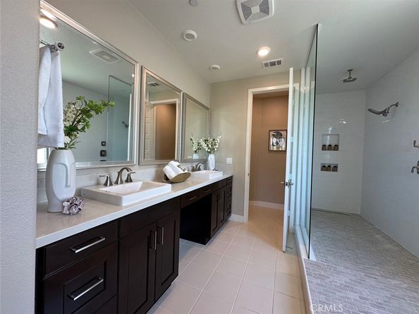 195 Stellar, Irvine CA 92618