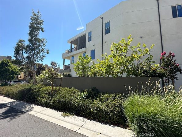 195 Stellar, Irvine CA 92618