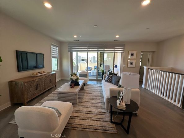 195 Stellar, Irvine CA 92618