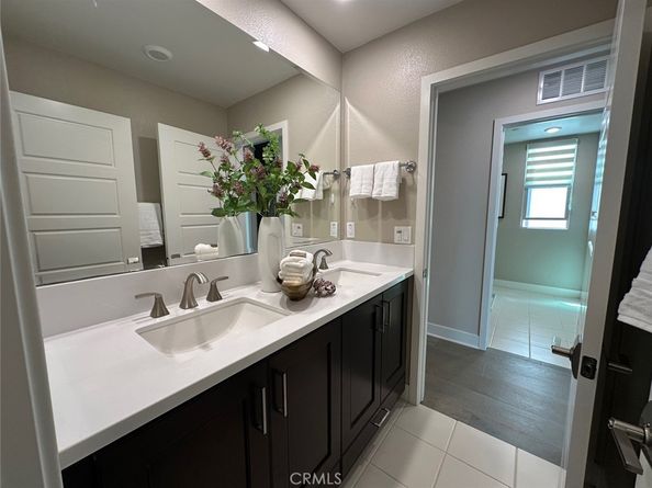 195 Stellar, Irvine CA 92618