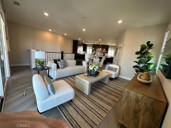 195 Stellar, Irvine CA 92618