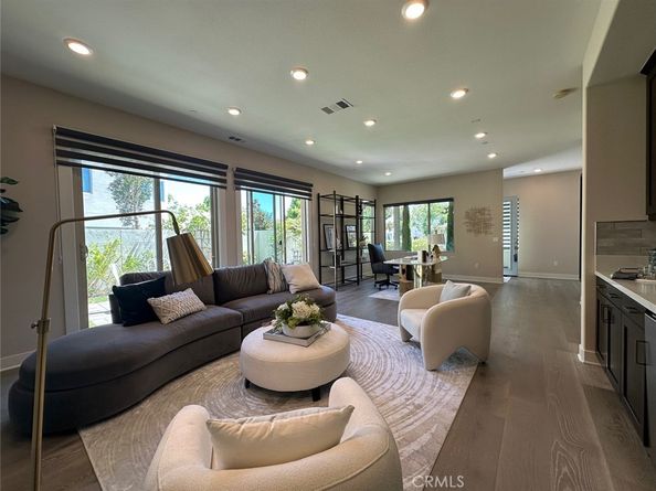 195 Stellar, Irvine CA 92618