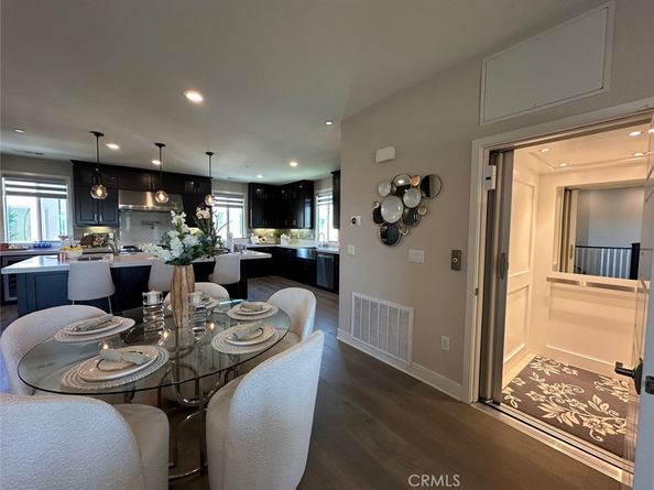 195 Stellar, Irvine CA 92618