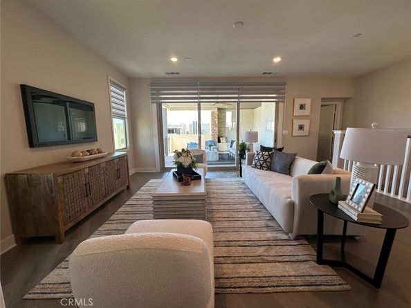 195 Stellar, Irvine CA 92618