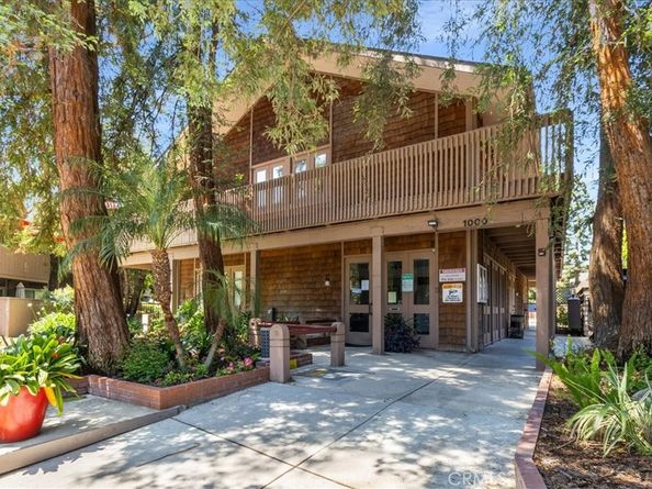 1044 Cabrillo Park B, Santa Ana CA 92701