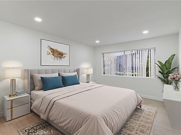 1044 Cabrillo Park B, Santa Ana CA 92701