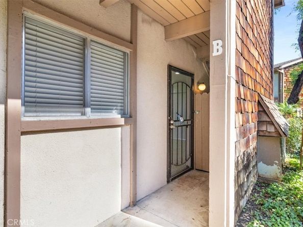 1044 Cabrillo Park B, Santa Ana CA 92701