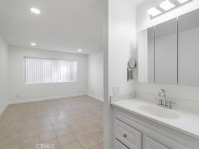 1044 Cabrillo Park B, Santa Ana CA 92701
