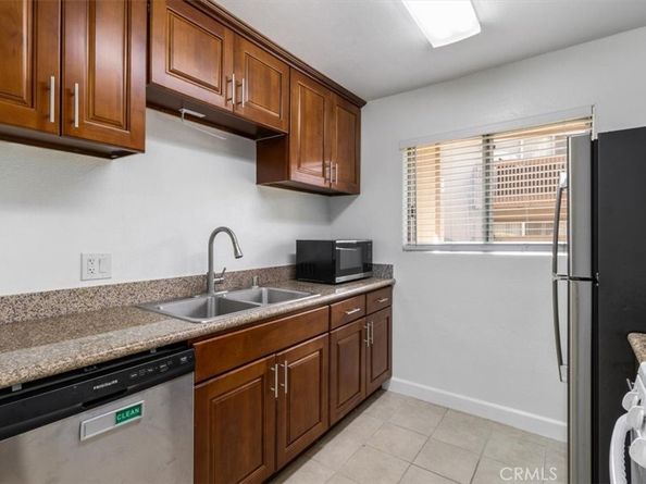 1044 Cabrillo Park B, Santa Ana CA 92701