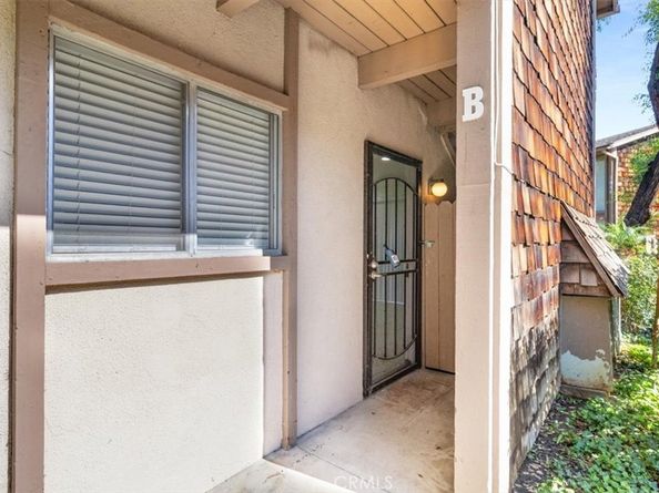 1044 Cabrillo Park B, Santa Ana CA 92701