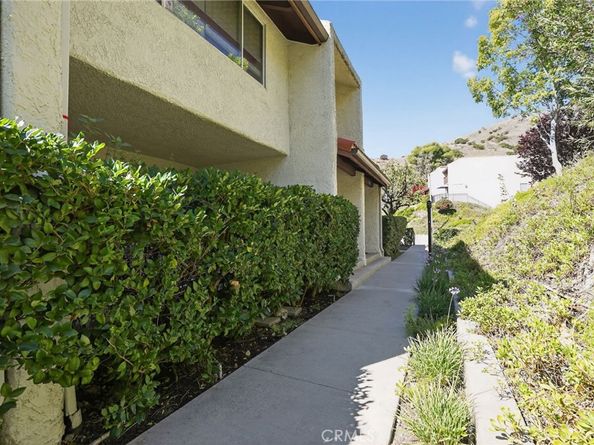 9531 Via Salerno, Burbank CA 91504